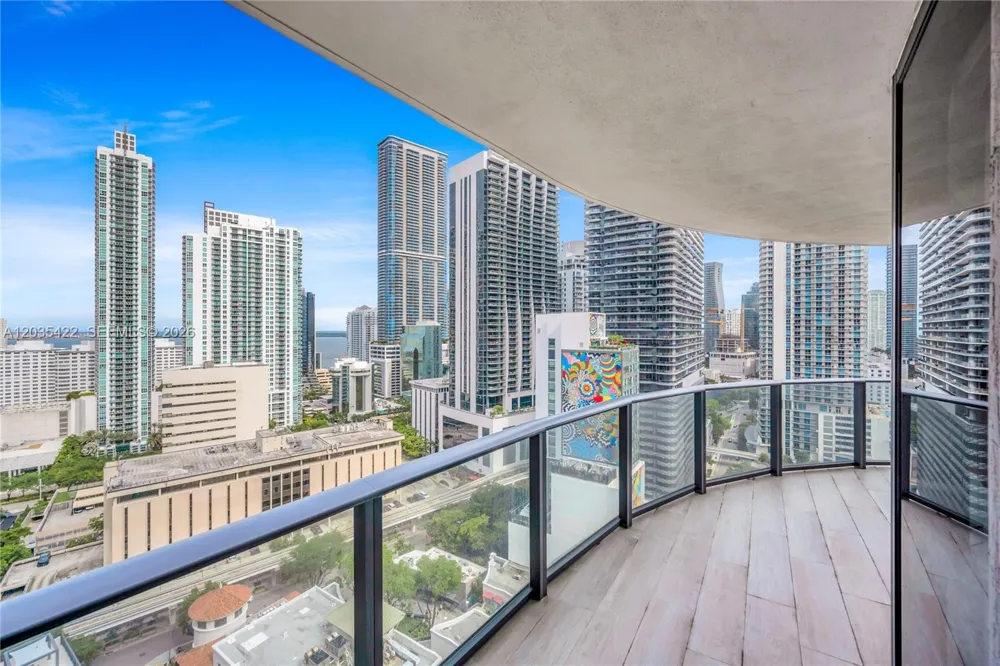 45 SW 9th St #2103 Miami, FL 33130