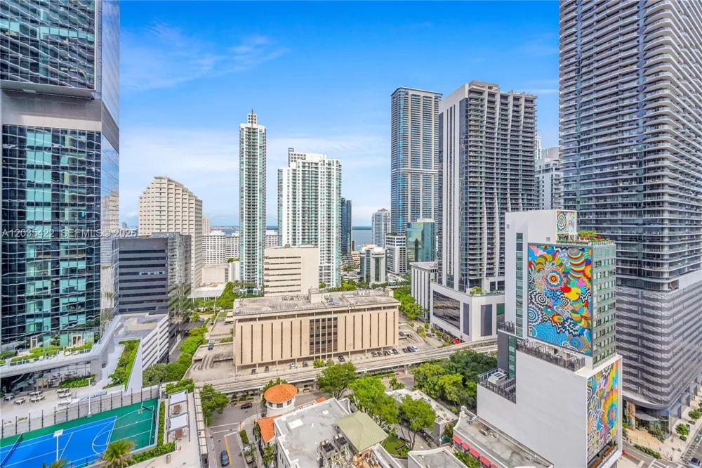 45 SW 9th St #2103 Miami, FL 33130