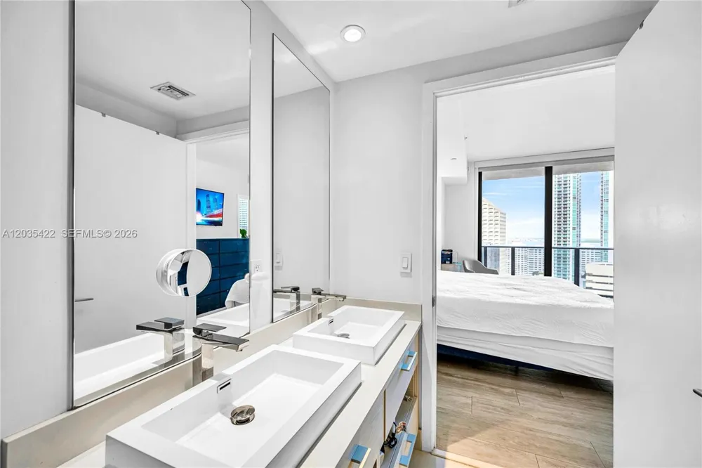 45 SW 9th St #2103 Miami, FL 33130