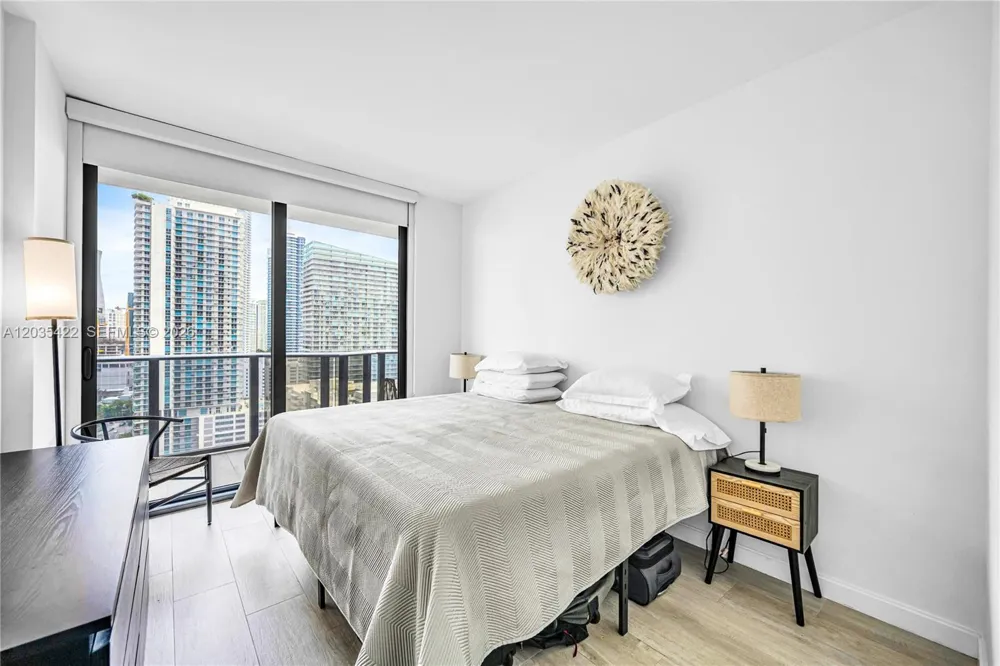 45 SW 9th St #2103 Miami, FL 33130