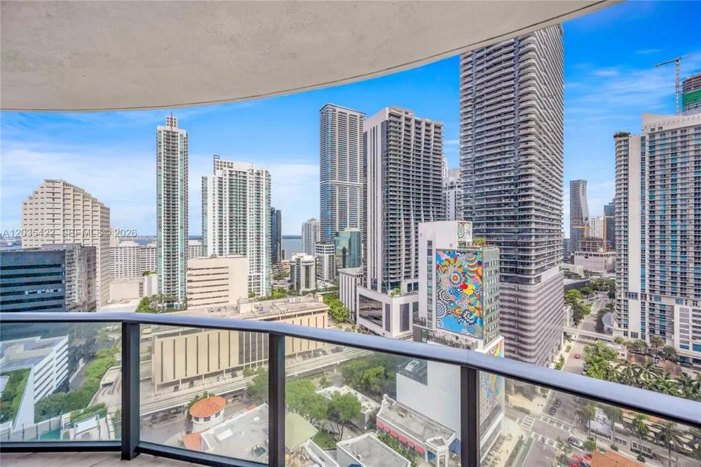 45 SW 9th St #2103 Miami, FL 33130