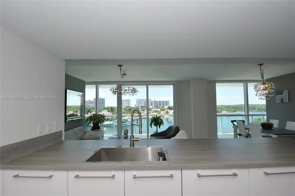 400 Sunny Isles Blvd #521 Sunny Isles Beach, FL 33160