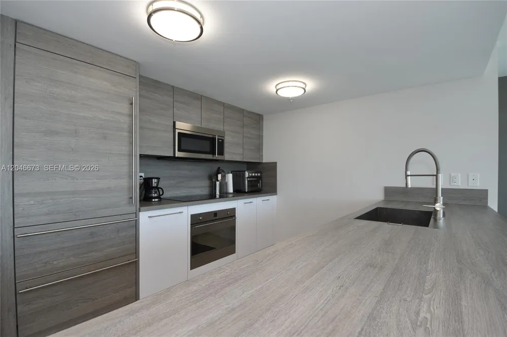 400 Sunny Isles Blvd #521 Sunny Isles Beach, FL 33160