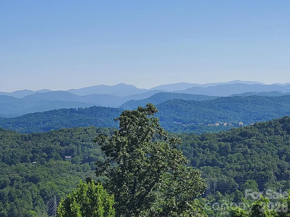 101 Wood Owl Court Hendersonville, NC 28791