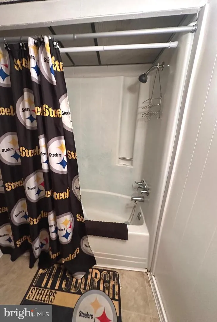 985 FAIRVIEW DRIVE Hanover, PA 17331