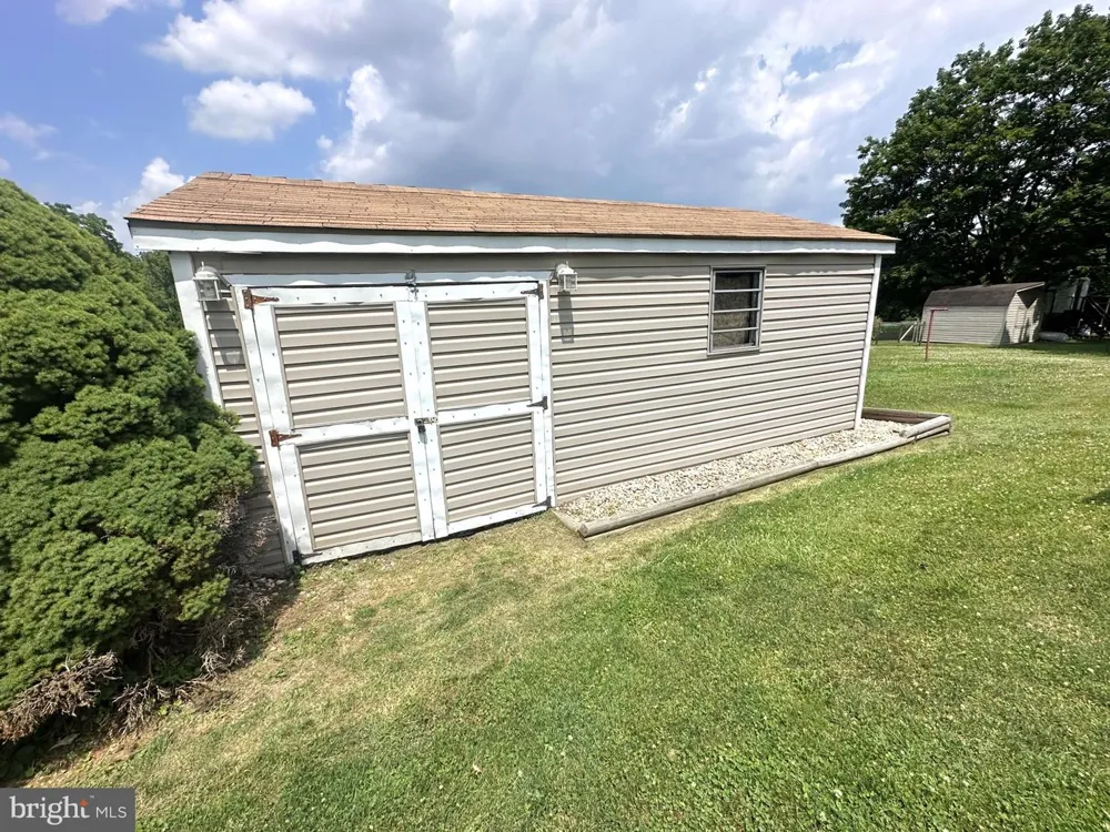 985 FAIRVIEW DRIVE Hanover, PA 17331