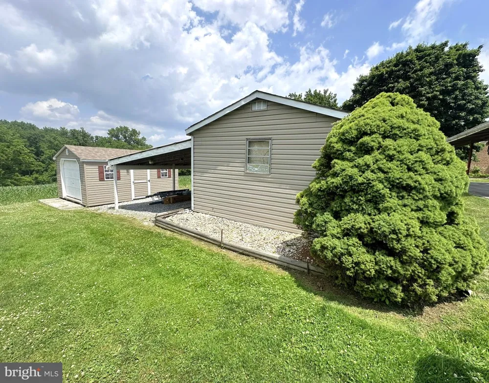 985 FAIRVIEW DRIVE Hanover, PA 17331