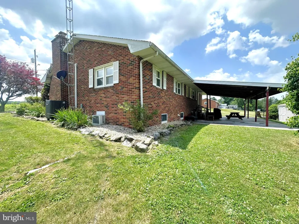 985 FAIRVIEW DRIVE Hanover, PA 17331