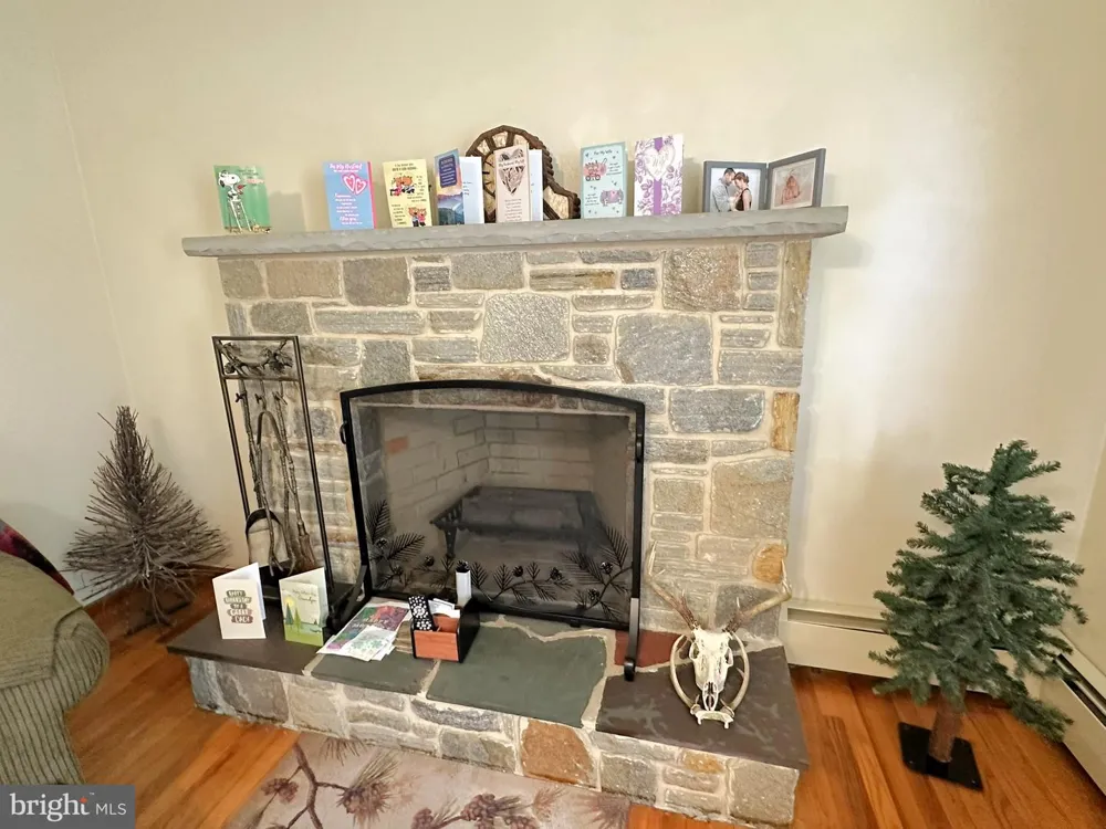 985 FAIRVIEW DRIVE Hanover, PA 17331