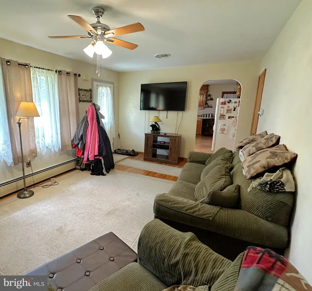 985 FAIRVIEW DRIVE Hanover, PA 17331