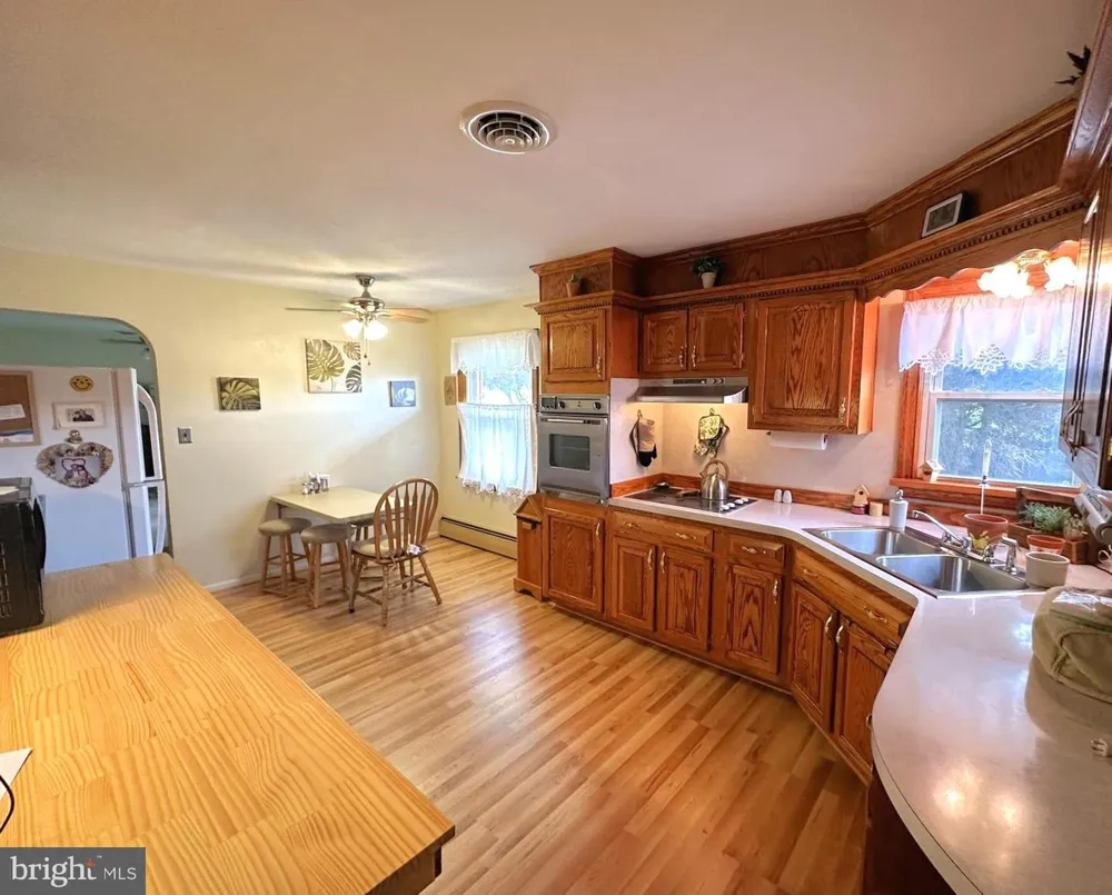 985 FAIRVIEW DRIVE Hanover, PA 17331