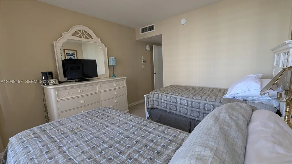 5161 Collins Ave #602 Miami Beach, FL 33140