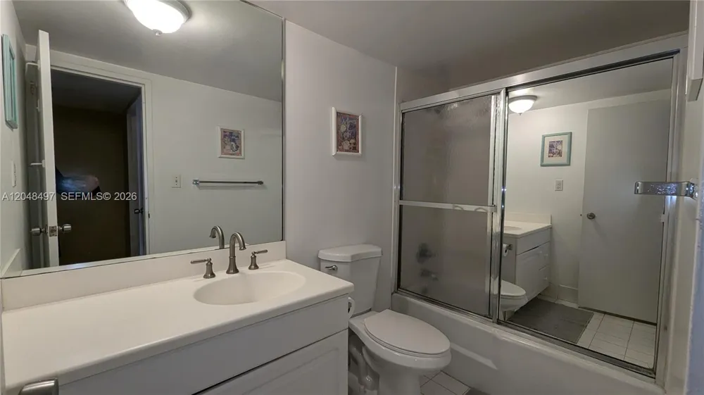 5161 Collins Ave #602 Miami Beach, FL 33140