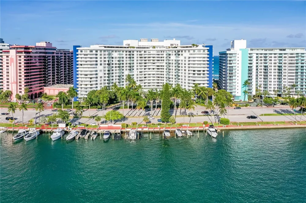 5161 Collins Ave #602 Miami Beach, FL 33140