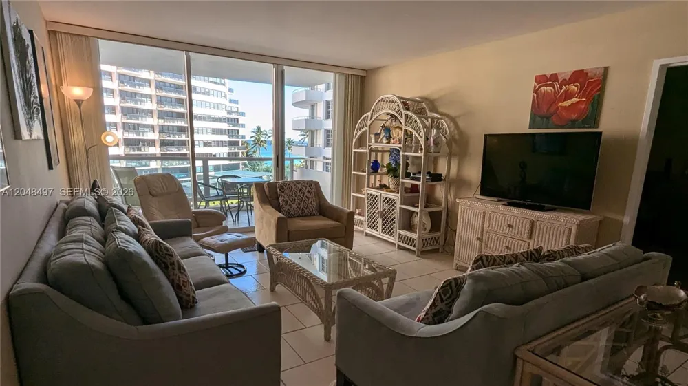 5161 Collins Ave #602 Miami Beach, FL 33140