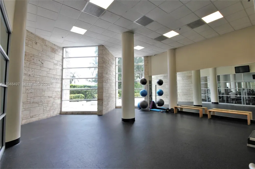 5161 Collins Ave #602 Miami Beach, FL 33140