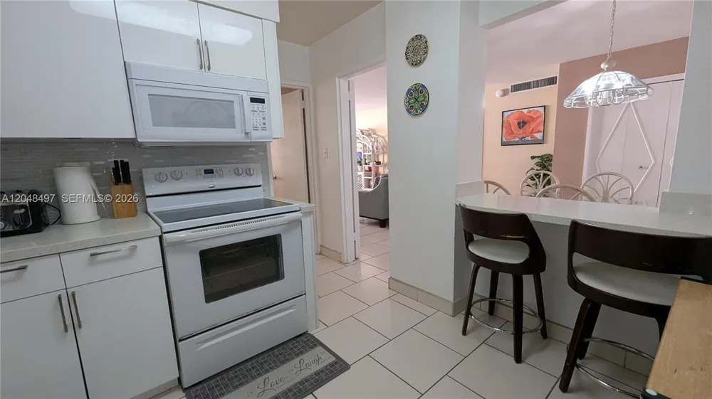 5161 Collins Ave #602 Miami Beach, FL 33140