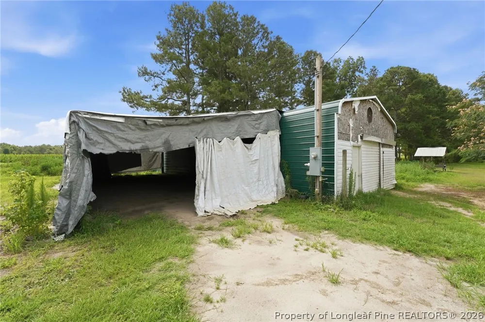 5480 Nc Highway 71 Maxton, NC 28364