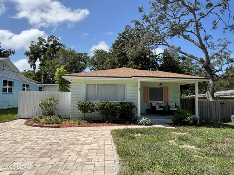 43 Warwick Avenue