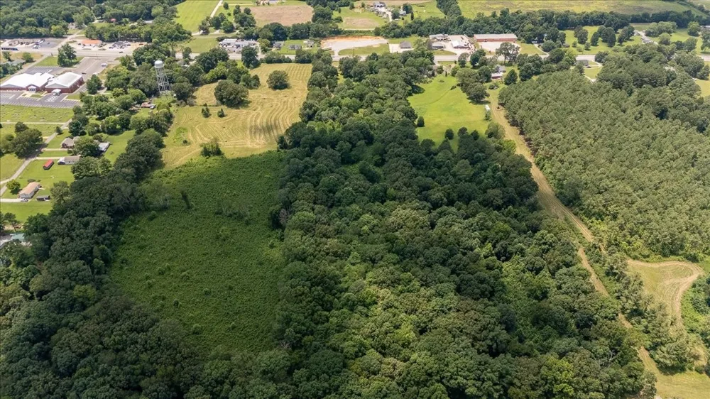 2548 Highway 43 Leoma, TN 38468