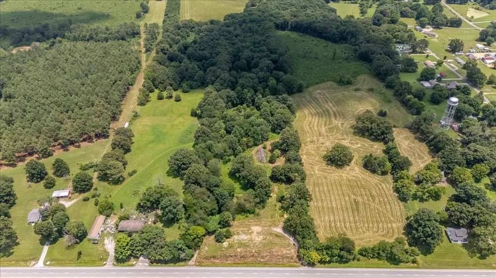 2548 Highway 43 Leoma, TN 38468
