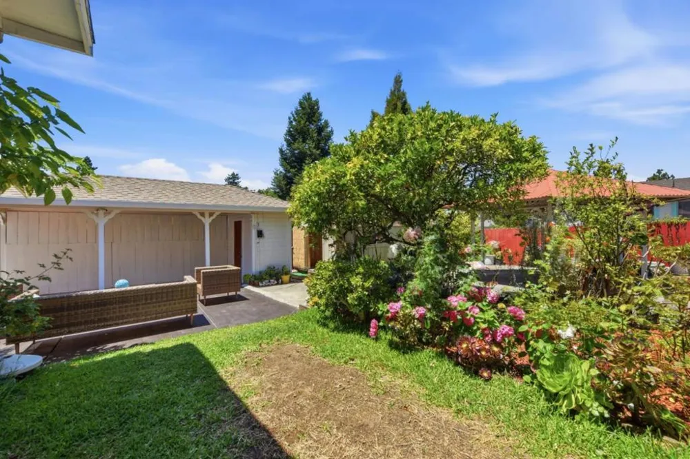 1654 D STREET Hayward, CA 94541