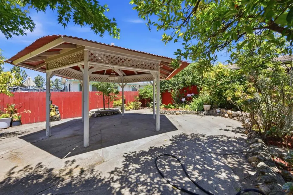 1654 D STREET Hayward, CA 94541
