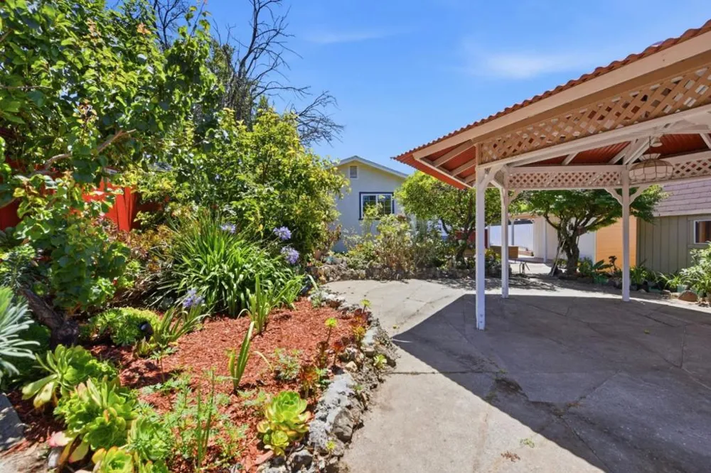 1654 D STREET Hayward, CA 94541