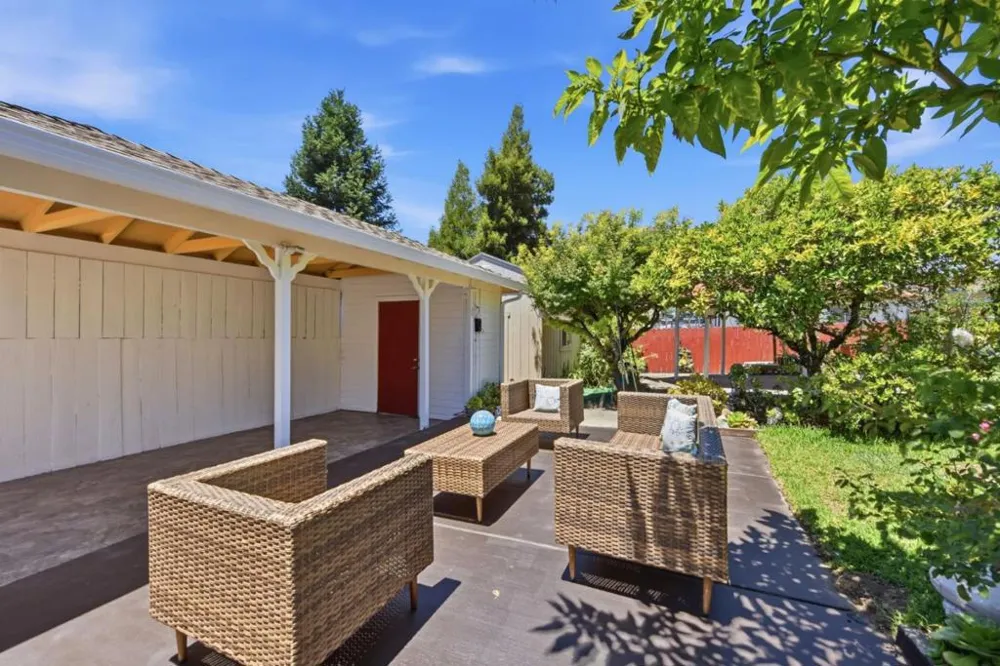 1654 D STREET Hayward, CA 94541