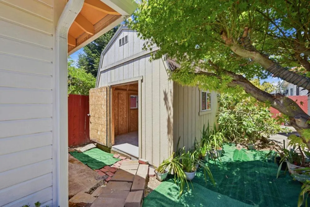 1654 D STREET Hayward, CA 94541