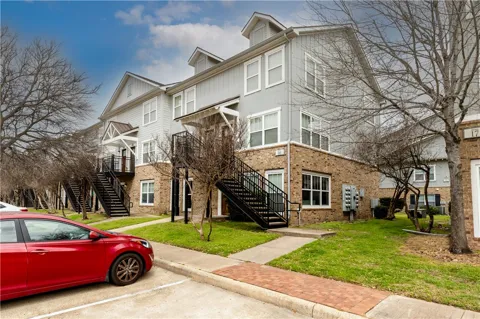 1725 Harvey Mitchell Parkway S #1631