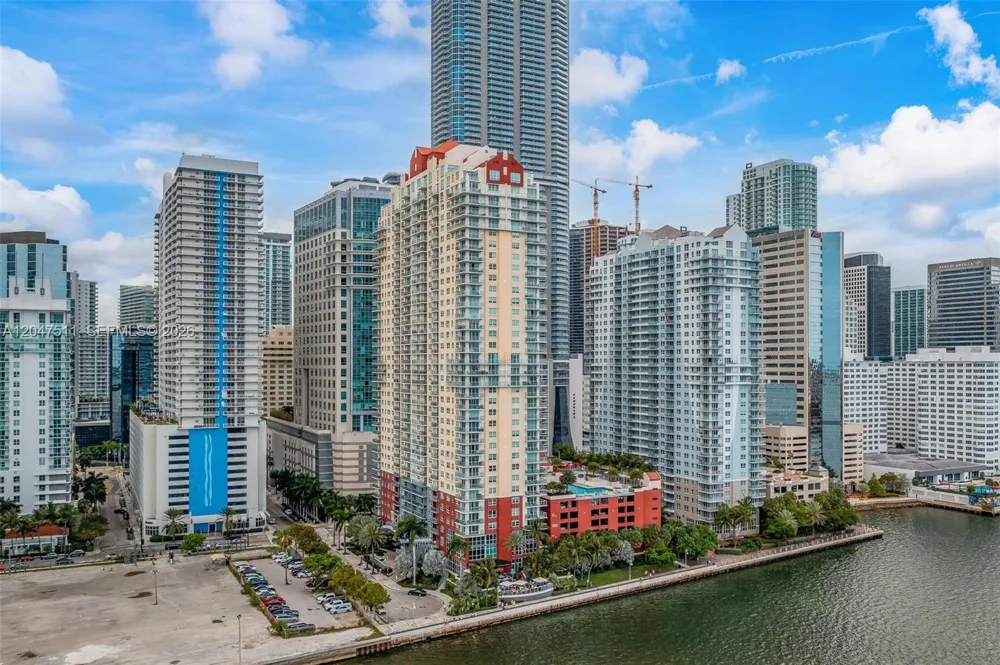 1155 Brickell Bay Dr #3105 Miami, FL 33131