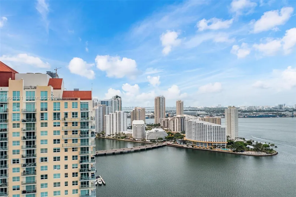 1155 Brickell Bay Dr #3105 Miami, FL 33131
