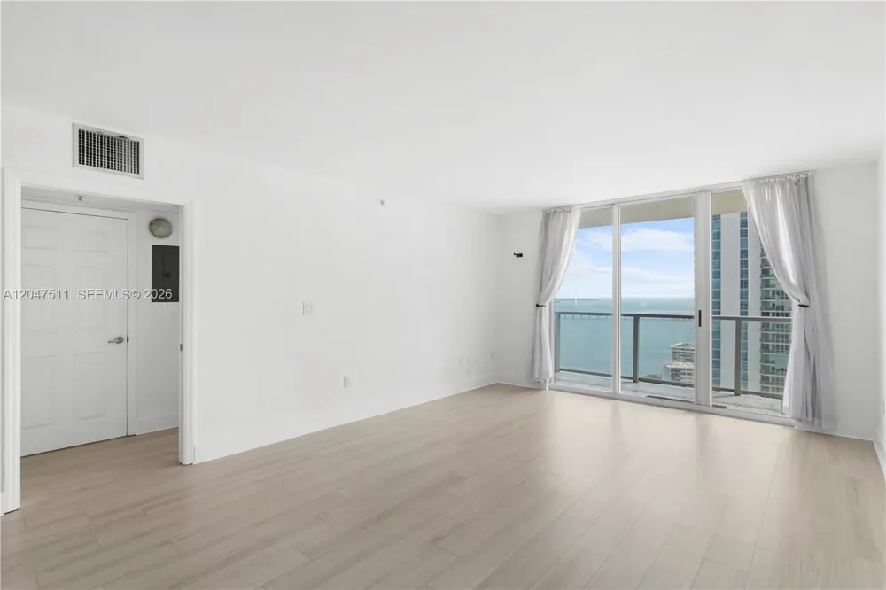 1155 Brickell Bay Dr #3105 Miami, FL 33131