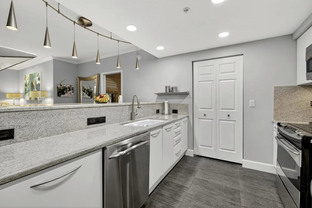 511 Lucerne Avenue #312 