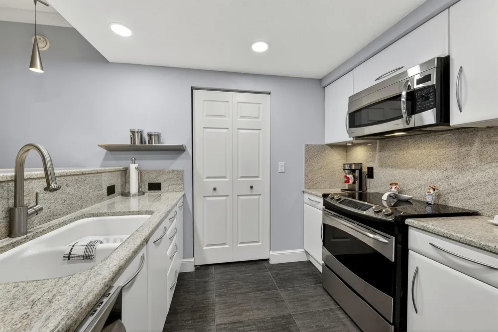 511 Lucerne Avenue #312 