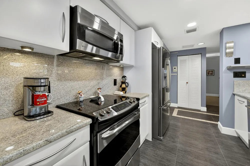 511 Lucerne Avenue #312 
