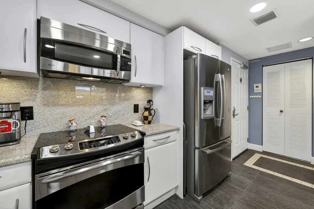 511 Lucerne Avenue #312 