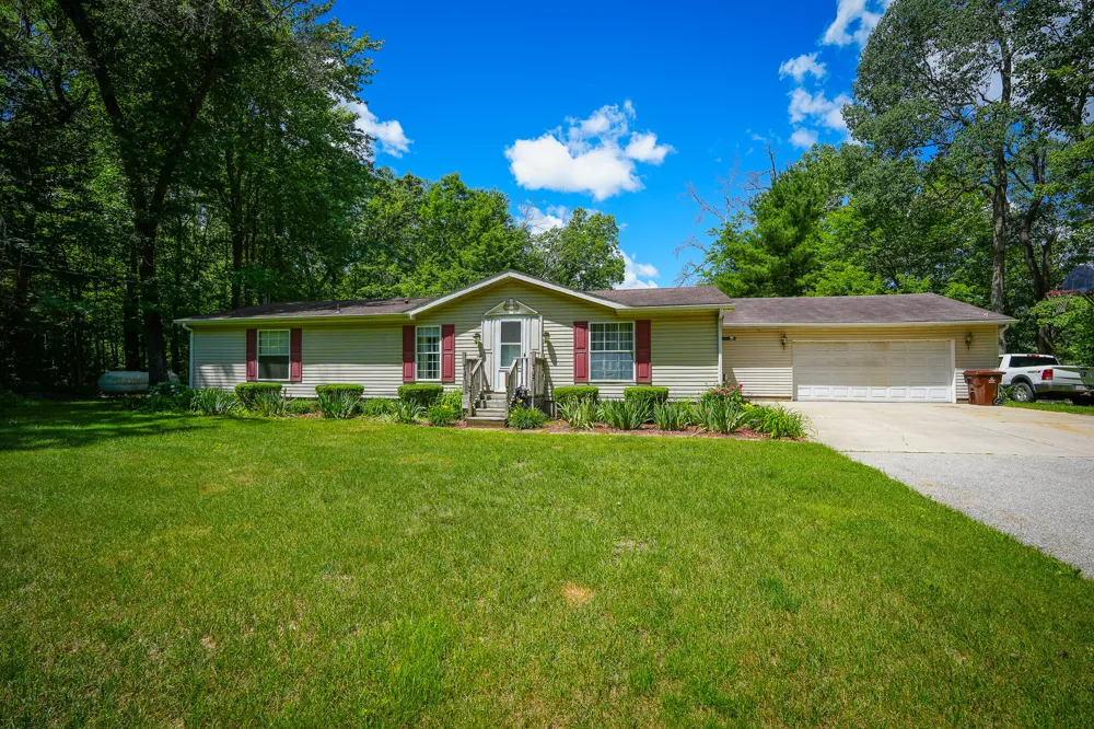 9339 Maple Hill Road Reynolds Township, MI 49329