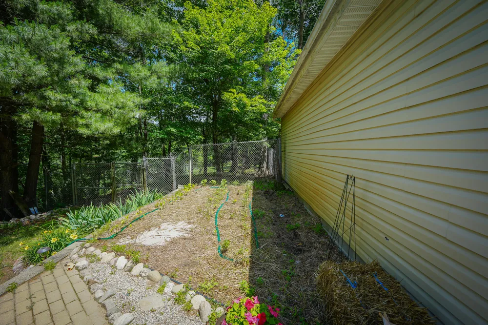9339 Maple Hill Road Reynolds Township, MI 49329