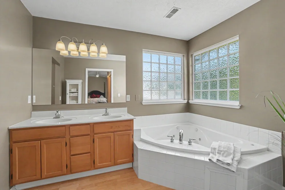 10719 Wood Ridge Drive Holland Charter Township, MI 49464