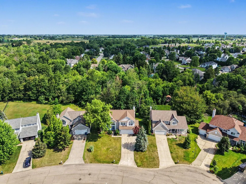10719 Wood Ridge Drive Holland Charter Township, MI 49464