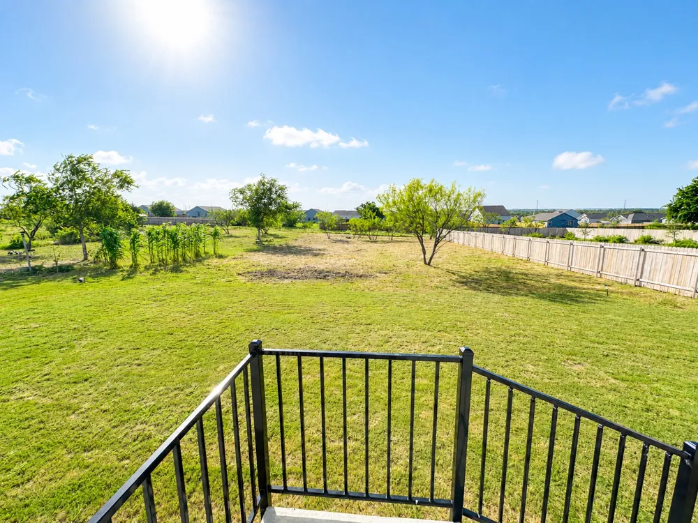 11212 Superior Bay Lane Mustang Ridge, TX 78610