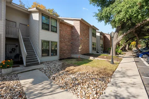 3839 Dry Creek Drive #109