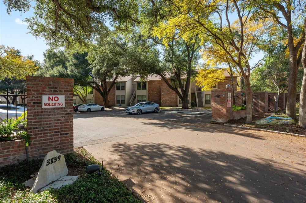3839 Dry Creek Drive #109 Austin, TX 78731