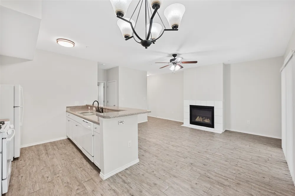 3839 Dry Creek Drive #109 Austin, TX 78731