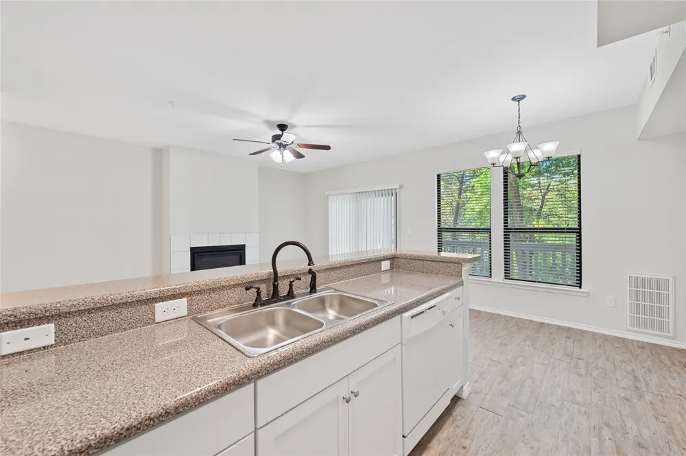 3839 Dry Creek Drive #109 Austin, TX 78731