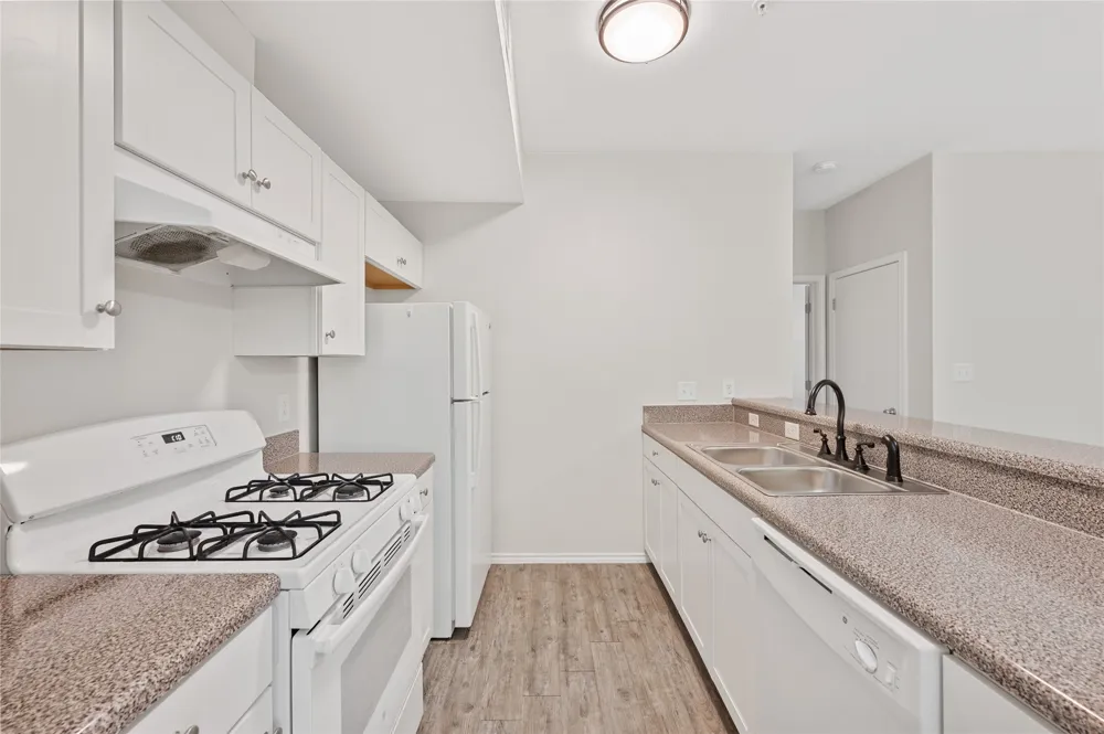 3839 Dry Creek Drive #109 Austin, TX 78731