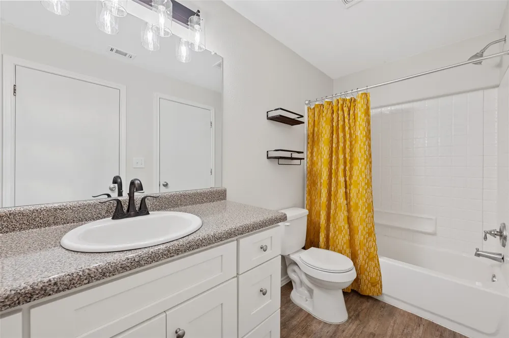 3839 Dry Creek Drive #109 Austin, TX 78731