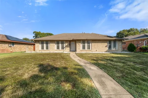 6907 Pickrell Drive